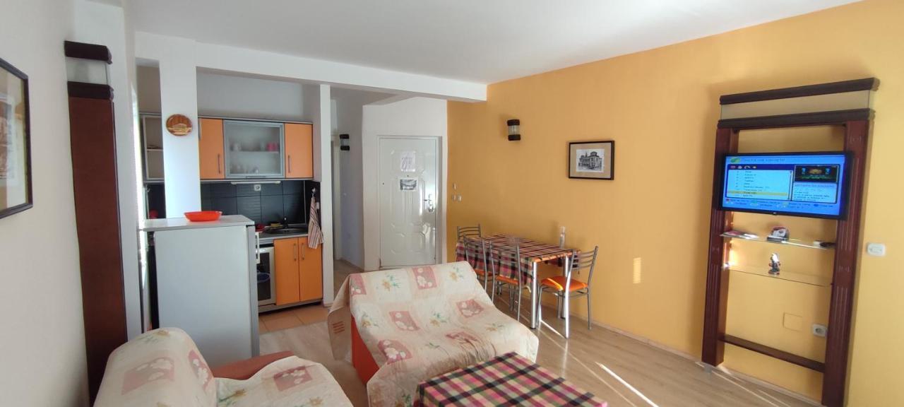 Apartments Vela - Pestani, Ohrid Esterno foto