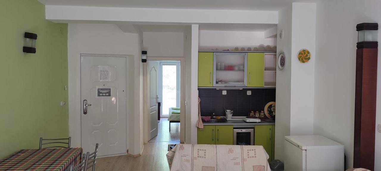 Apartments Vela - Pestani, Ohrid Esterno foto