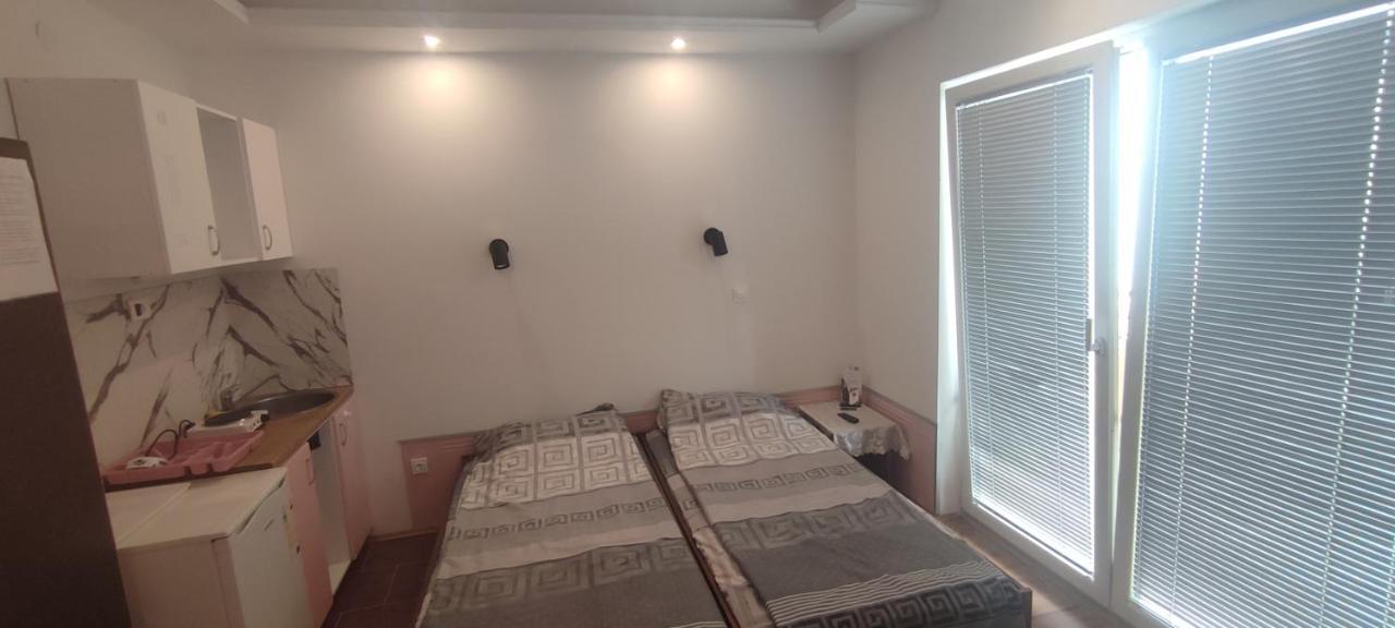 Apartments Vela - Pestani, Ohrid Esterno foto