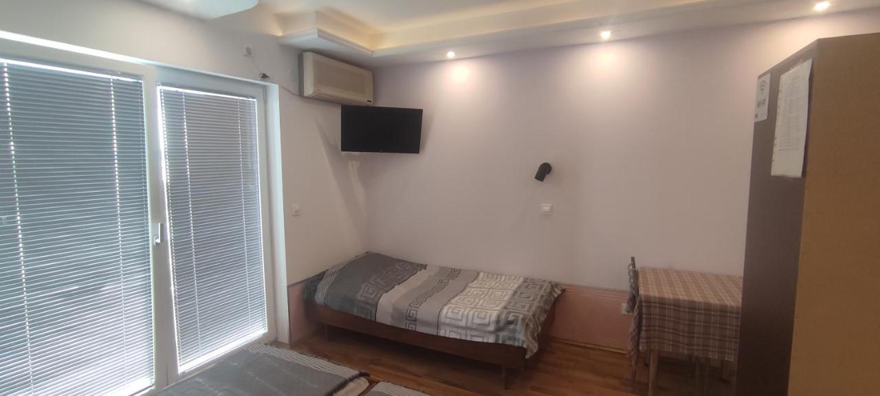 Apartments Vela - Pestani, Ohrid Esterno foto